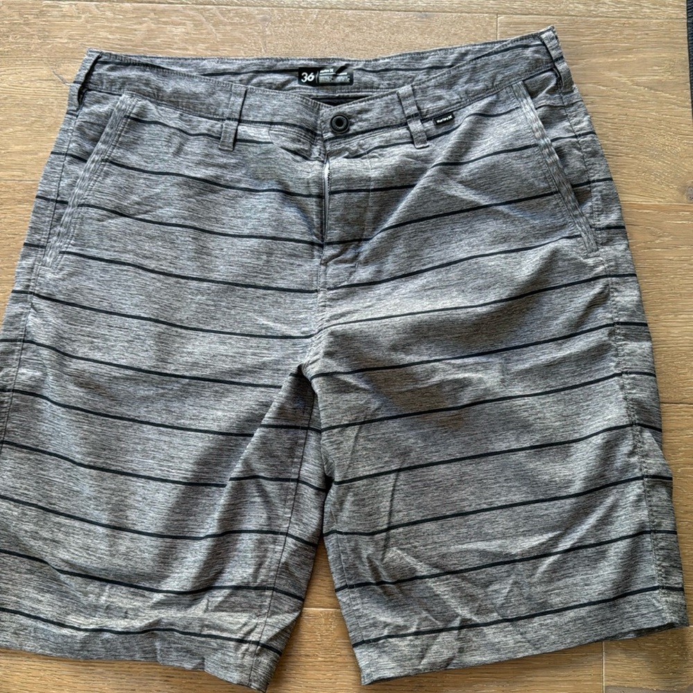 Hurley / Nike Dri Fit shorts grey with blue navy stripes